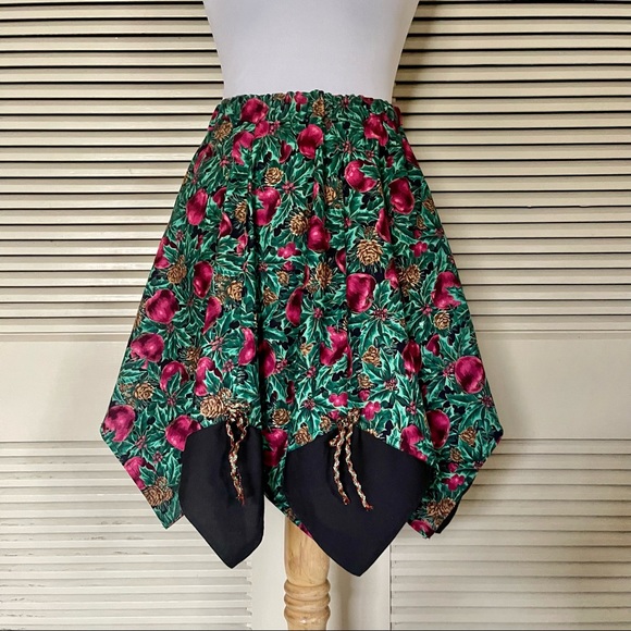 Vintage Dresses & Skirts - Vintage Handmade Xmas Apple Pinecone Holly Knee Length Handkerchief Skirt